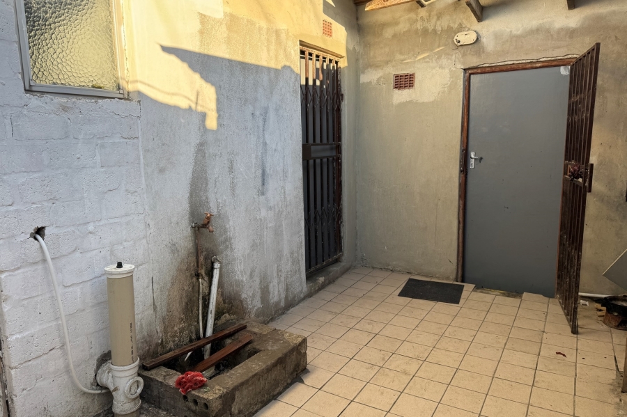 7 Bedroom Property for Sale in Wimbledon Estate Western Cape